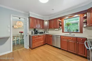 25 Center Dr, Old Greenwich, CT 06870 - Photo 7