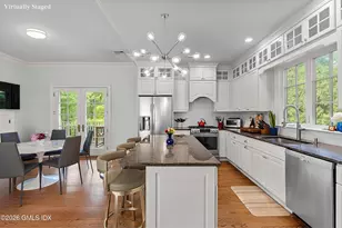 8 Highview Ave, Old Greenwich, CT 06870 - Photo 11