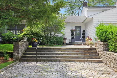 22 Northway, Old Greenwich, CT 06870 - Photo 5