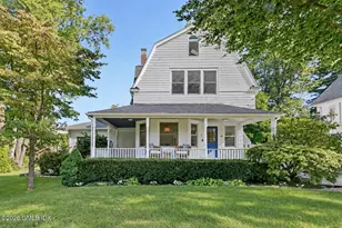 15 Shorelands Pl, Old Greenwich, CT 06870 - Photo 1