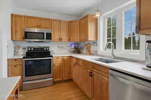 39 Maple Tree Ave, Stamford, CT 06906 - Photo 7