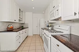 1 Putnam Hill, Greenwich, CT 06830 - Photo 9