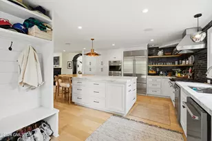 9 Park Pl, Greenwich, CT 06830 - Photo 9