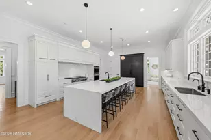 7 Loch Ln, Greenwich, CT 06830 - Photo 11