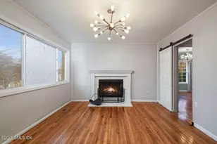 17 Circle Dr, Greenwich, CT 06830 - Photo 3