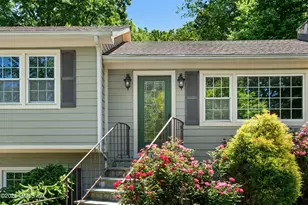 53 Hunt Terrace, Greenwich, CT 06831 - Photo 3