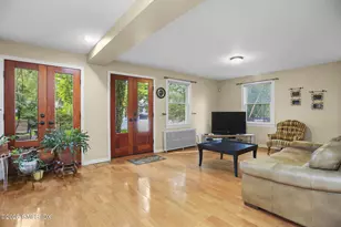 6 Halsey Dr, Old Greenwich, CT 06870 - Photo 11