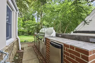 6 Halsey Dr, Old Greenwich, CT 06870 - Photo 23