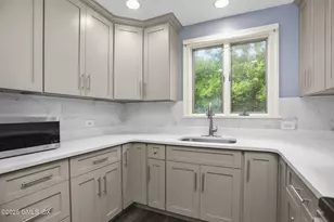 6 Halsey Dr, Old Greenwich, CT 06870 - Photo 7