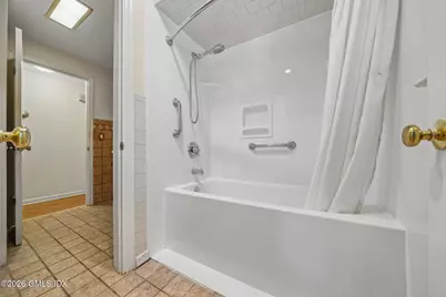 11 Stuart Drive, Old Greenwich, CT 06870 - Photo 13