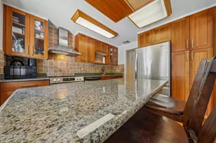 11 Stuart Dr, Old Greenwich, CT 06870 - Photo 11