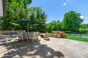 456 Round Hill Rd, Greenwich, CT 06831 - Photo 3