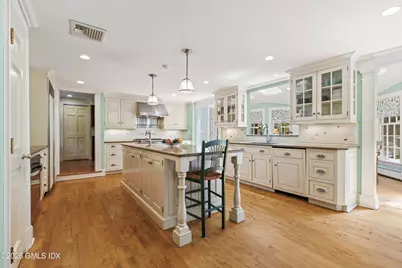456 Round Hill Road, Greenwich, CT 06831 - Photo 9