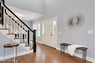 8 View Street #7, Greenwich, CT 06830 - Photo 3