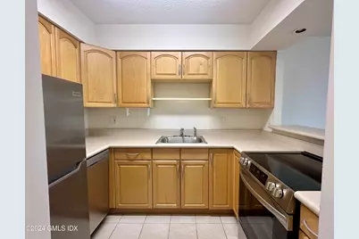 1525 E Putnam Avenue #407, Old Greenwich, CT 06870 - Photo 5