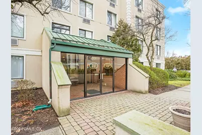 1525 E Putnam Avenue #407, Old Greenwich, CT 06870 - Photo 3