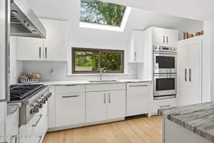64 Wallacks Dr, Stamford, CT 06902 - Photo 9