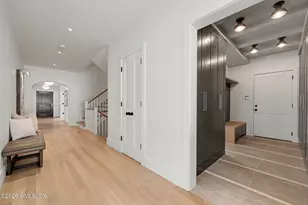 85 Indian Field Rd, Greenwich, CT 06830 - Photo 13