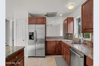 197 Sheephill Road #C, Greenwich, CT 06878 - Photo 7
