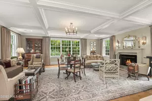 27 Locust Rd, Greenwich, CT 06831 - Photo 5