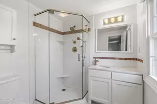 14 Greenwich Hills Dr, Greenwich, CT 06831 - Photo 17