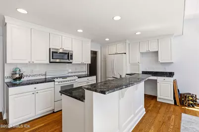 138 N Water Street, Greenwich, CT 06830 - Photo 5