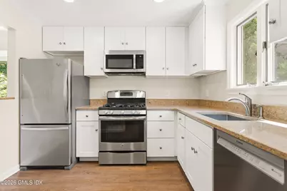 36 Decatur Street #1, Greenwich, CT 06807 - Photo 5