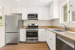 36 Decatur St, Greenwich, CT 06807 - Photo 5