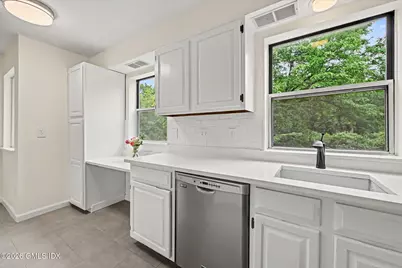 21 Highland Road #21, Stamford, CT 06902 - Photo 7