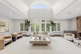 21 Pecksland Rd, Greenwich, CT 06831 - Photo 3