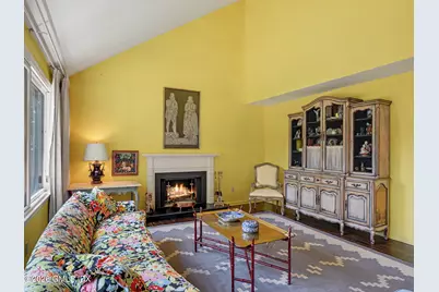 507 W Lyon Farm Drive #507, Greenwich, CT 06831 - Photo 7