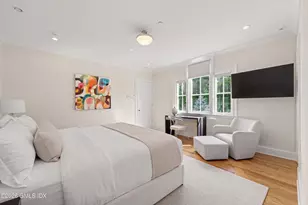 63 Sherwood Pl, Greenwich, CT 06830 - Photo 9