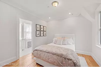 63 Sherwood Place #63, Greenwich, CT 06830 - Photo 15