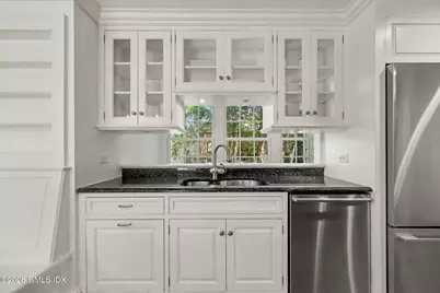 88 Orchard Street, Greenwich, CT 06807 - Photo 17