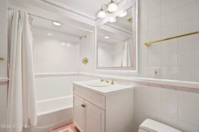 35 Wilshire Road, Greenwich, CT 06831 - Photo 19