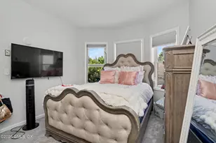 2 S New St, Greenwich, CT 06830 - Photo 11