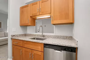 2 S New St, Greenwich, CT 06830 - Photo 5