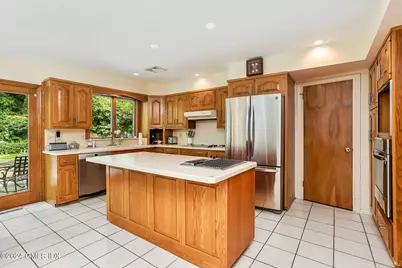 58 Arch Street, Greenwich, CT 06878 - Photo 5