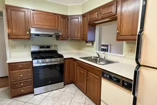 21 Windsor Ln, Greenwich, CT 06807 - Photo 7