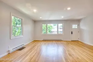 8 Ridge Pl, Greenwich, CT 06831 - Photo 3