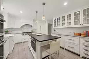 38 Byfield Ln, Greenwich, CT 06830 - Photo 19