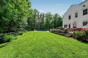38 Byfield Ln, Greenwich, CT 06830 - Photo 7