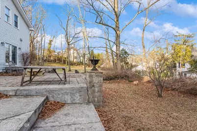 181 E Putnam Avenue, Greenwich, CT 06830 - Photo 11