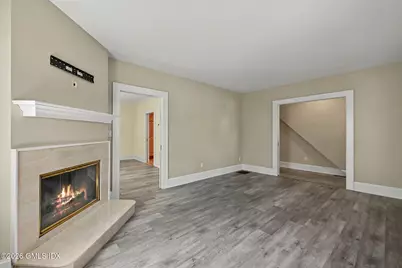 18 Grand Street, Greenwich, CT 06830 - Photo 3