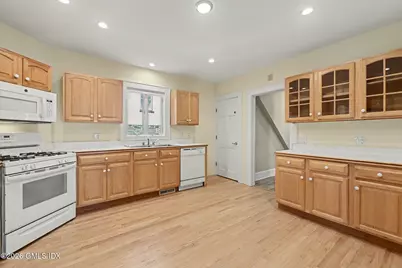 18 Grand Street, Greenwich, CT 06830 - Photo 9