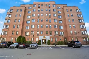 15 Lafayette Ct, Greenwich, CT 06831 - Photo 3