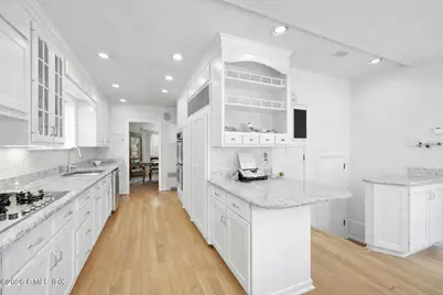52 Center Drive, Old Greenwich, CT 06870 - Photo 7