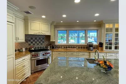 34 Suburban Avenue, Greenwich, CT 06807 - Photo 3