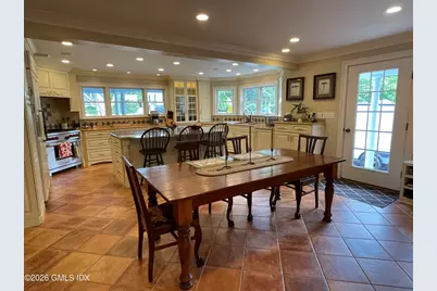 34 Suburban Avenue, Greenwich, CT 06807 - Photo 3