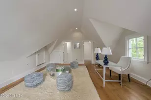 65 Sherwood Pl, Greenwich, CT 06830 - Photo 21